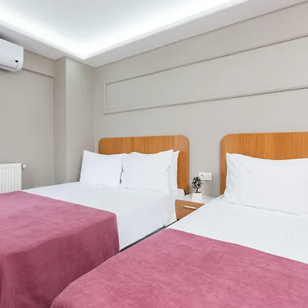 Ria Boutique מלון 4*