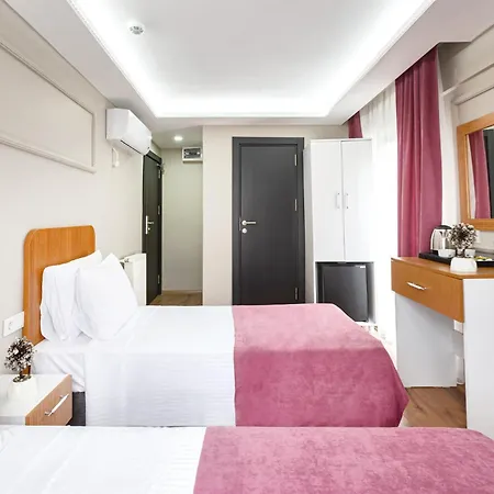 Ria Boutique Hotel 4*