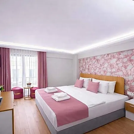 Ria Boutique Hotel