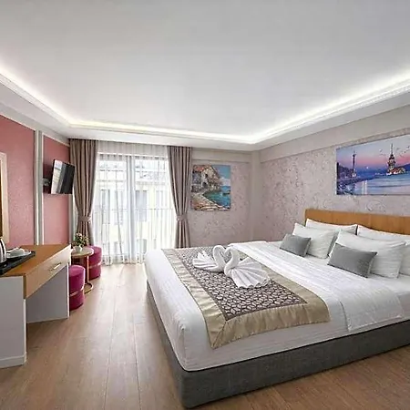 Ria Boutique 4*