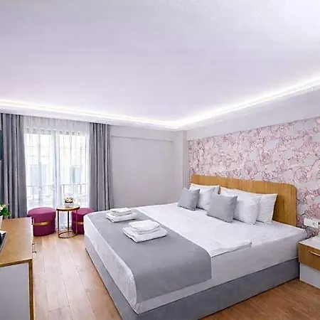 Hotel Ria Boutique 4*