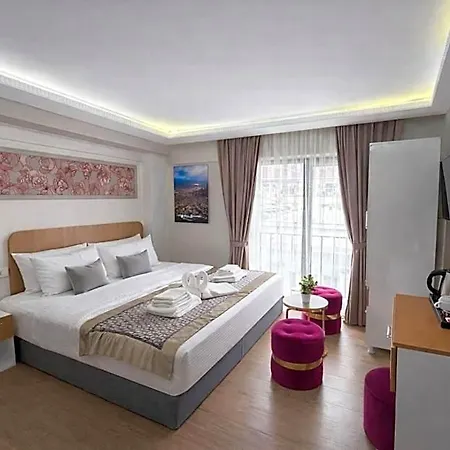 Ria Boutique 4*