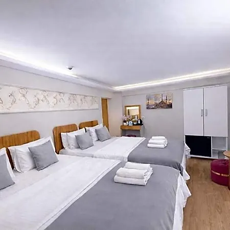 Hotel Ria Boutique 4*