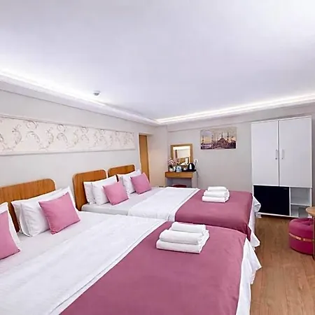 Hotel Ria Boutique 4*
