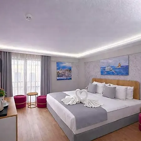 Ria Boutique Hotel 4*