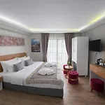 Hotel Ria Boutique 4*